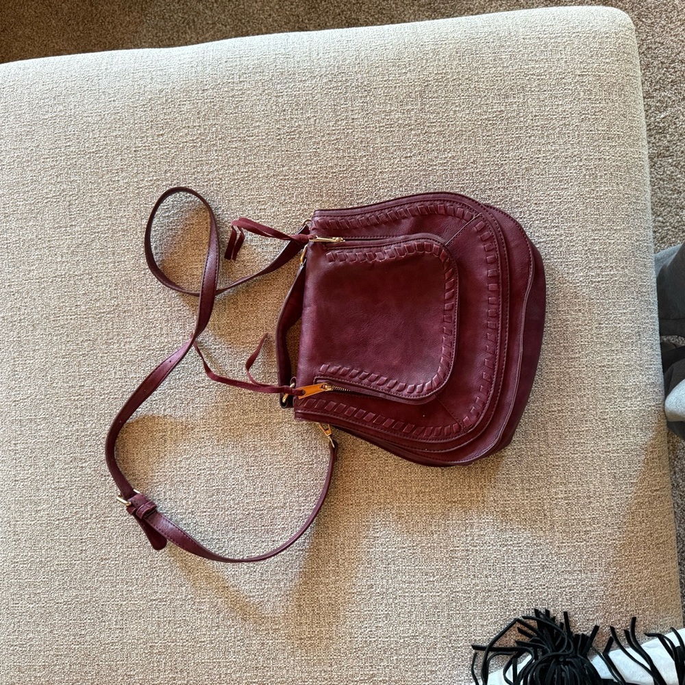 VICI crossbody/ Shoulder Bag